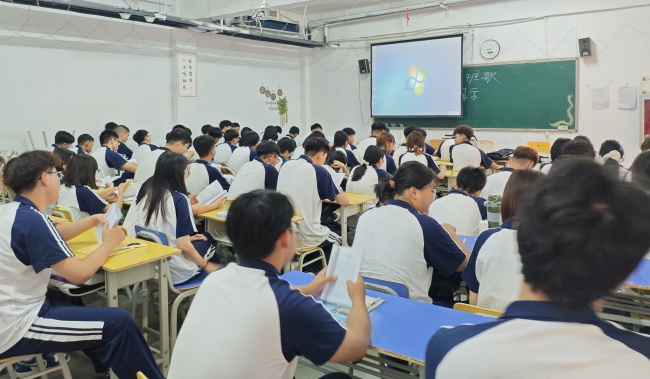 石家庄白求恩医学院上课实拍.jpg